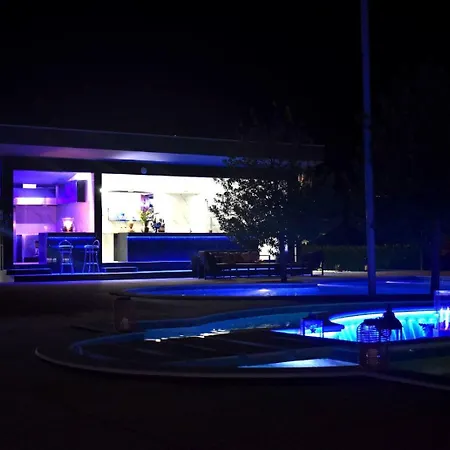 Bevanda Villa *